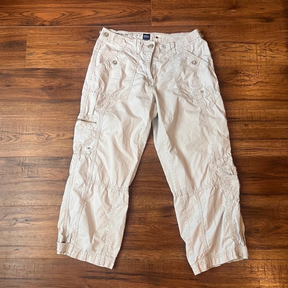 Vintage Y2K Low Rise Cargo Capri Pants Light Beige Women 2 Gorpcore 2000 Utility